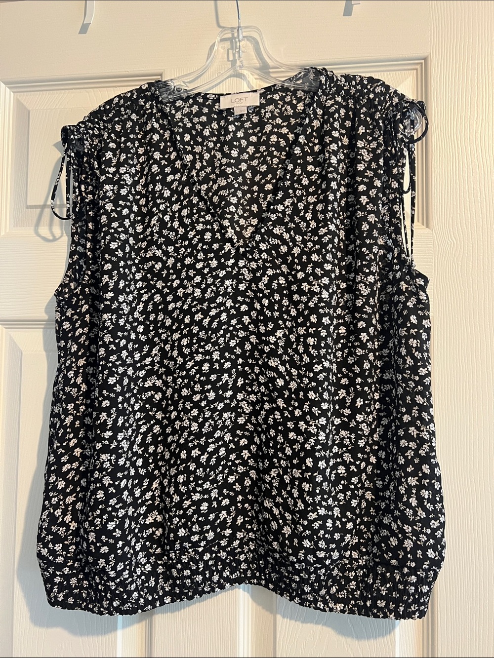 LOFT Black Floral Sleeveless V-Neck Blouse